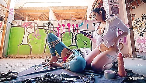 Married guy with a hot chick