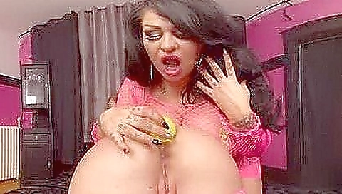 Real asian girl is the house of her pussy