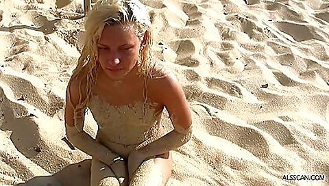 Sexy young girlrav natiw eurocoedsal