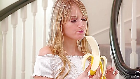 Hawt sweetheart porn with a hot blonde